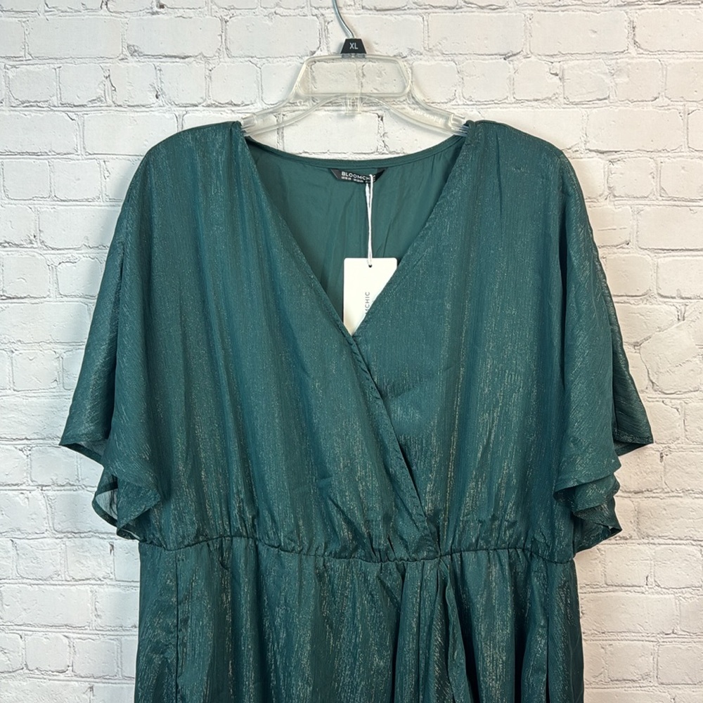 Women's Emerald Green V-Neck Wrap Midi Dress - Picture 4 of 6